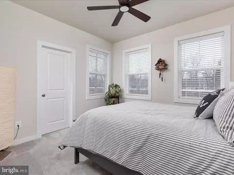 Bedroom - 43817 Normans Switch Dr, Ashburn, VA 20147 photo 4 of 6
