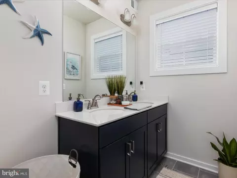 Bath - 43817 Normans Switch Dr, Ashburn, VA 20147 photo 3 of 5