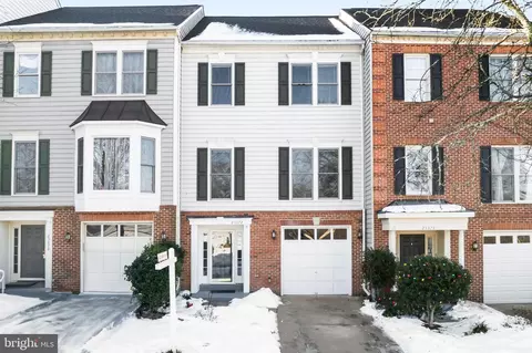 25372 Herring Creek Dr, Chantilly, VA 20152