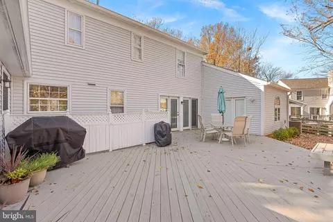 Exterior - 120 Peyton Rd, Sterling, VA 20165 photo 6 of 8