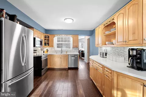 Kitchen - 120 Peyton Rd, Sterling, VA 20165 photo 1 of 3