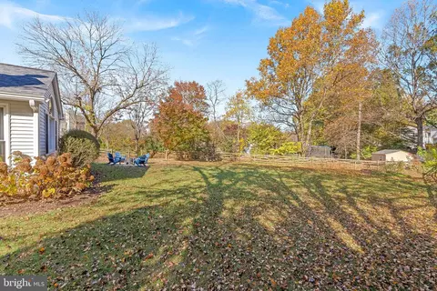 Exterior - 120 Peyton Rd, Sterling, VA 20165 photo 7 of 8