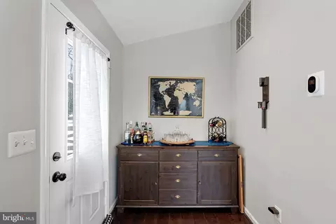 Entry Way - 120 Peyton Rd, Sterling, VA 20165 photo 3 of 3