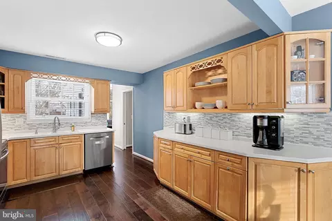 Kitchen - 120 Peyton Rd, Sterling, VA 20165 photo 2 of 3