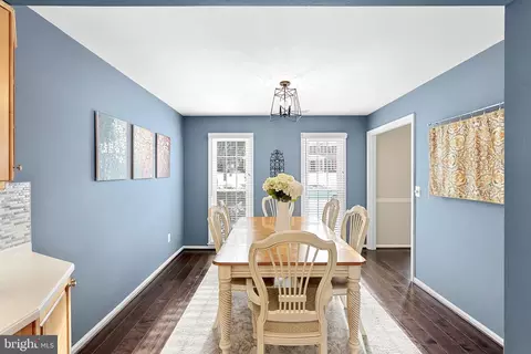 Entry Way - 120 Peyton Rd, Sterling, VA 20165 photo 2 of 3