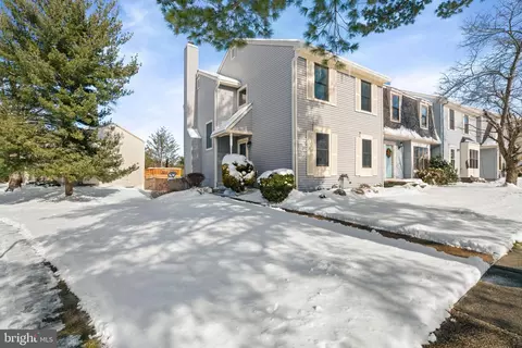 1 Conoy Ct, Sterling, VA 20165 photo 3