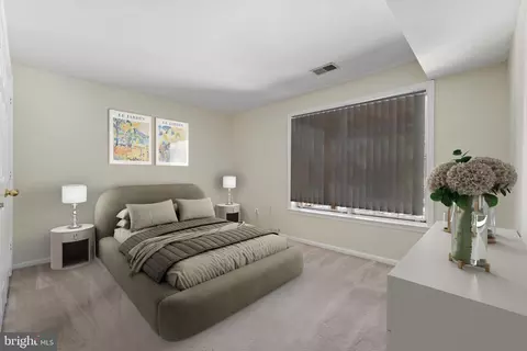 Bedroom - 21170 Wildflower Sq, Ashburn, VA 20147 photo 8 of 9