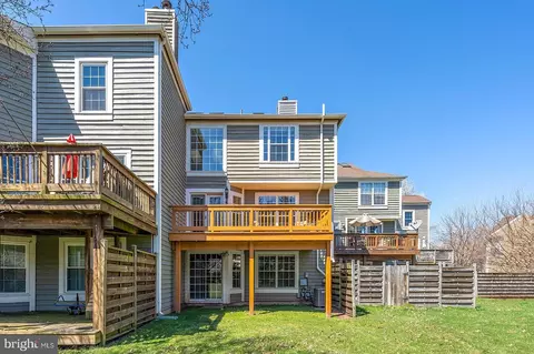 Exterior - 21170 Wildflower Sq, Ashburn, VA 20147 photo 9 of 11
