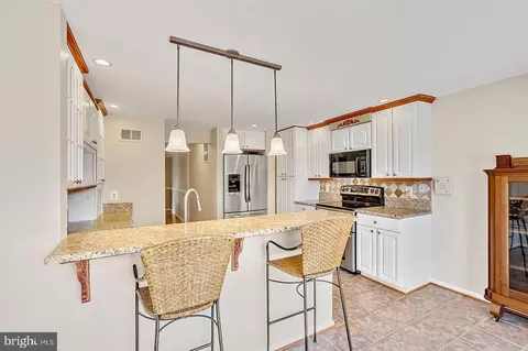Kitchen - 21170 Wildflower Sq, Ashburn, VA 20147 photo 1 of 7