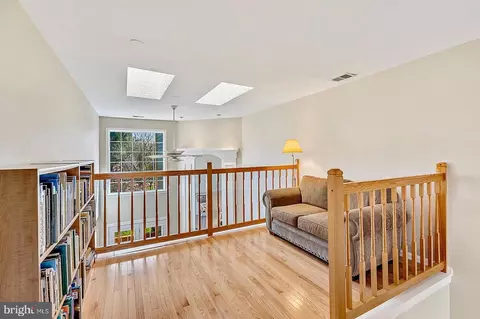 Entry Way - 21170 Wildflower Sq, Ashburn, VA 20147 photo 5 of 8