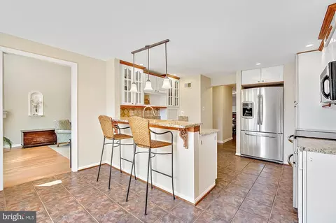 Kitchen - 21170 Wildflower Sq, Ashburn, VA 20147 photo 2 of 7
