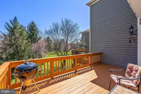 Exterior - 21170 Wildflower Sq, Ashburn, VA 20147 photo 6 of 11