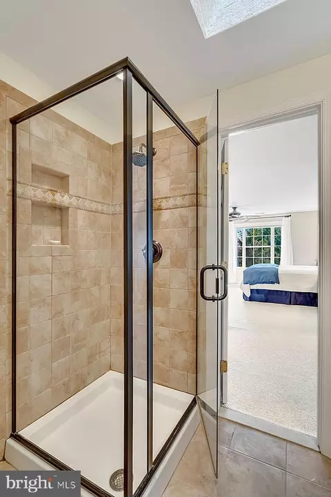 Bath - 21170 Wildflower Sq, Ashburn, VA 20147 photo 7 of 12