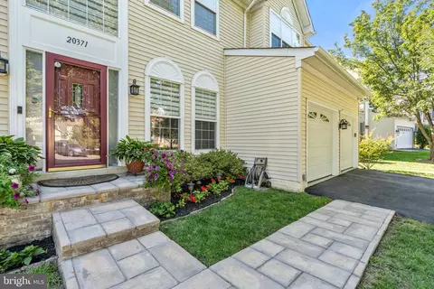 20371 Snowpoint Pl, Ashburn, VA 20147 photo 3
