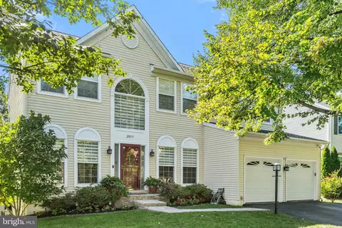 20371 Snowpoint Pl, Ashburn, VA 20147 photo 2