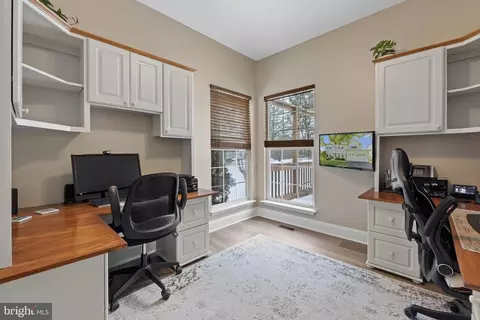 20371 Snowpoint Pl, Ashburn, VA 20147 photo 9