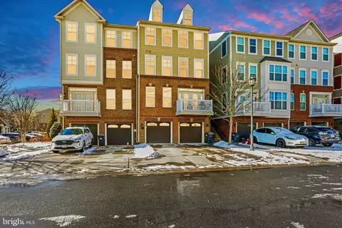 25249 Laureldale Ter, Chantilly, VA 20152