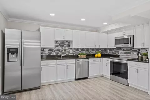 47 Bickel Ct, Sterling, VA 20165 photo 6