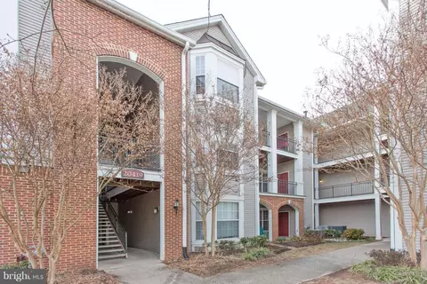 20419 Riverbend Sq #201, Sterling, VA 20165