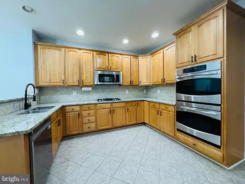 42991 Pascale Ter, Ashburn, VA 20148 photo 11