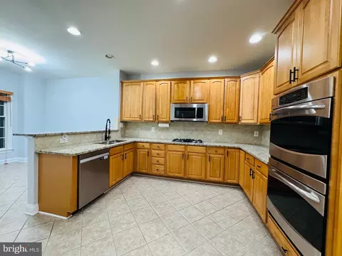 42991 Pascale Ter, Ashburn, VA 20148 photo 10