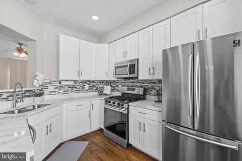 22913 Adelphi Ter, Sterling, VA 20166 photo 6