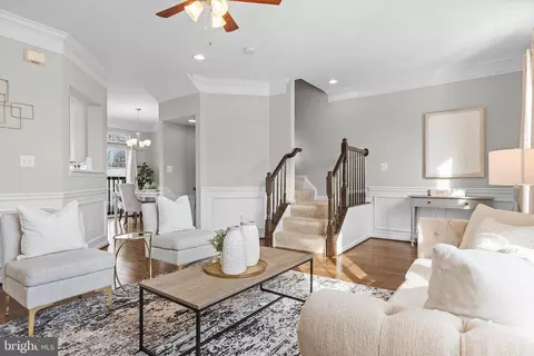 22913 Adelphi Ter, Sterling, VA 20166 photo 4