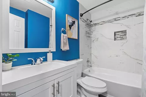 22913 Adelphi Ter, Sterling, VA 20166 photo 12