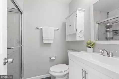 22913 Adelphi Ter, Sterling, VA 20166 photo 17