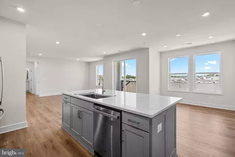 23679 Bolton Crescent Ter #12-402, Ashburn, VA 20148