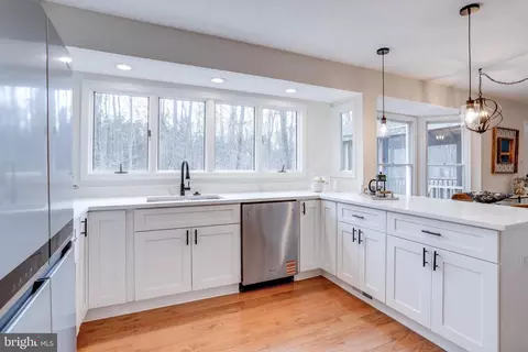 8 Thorton Ct, Sterling, VA 20165 photo 15