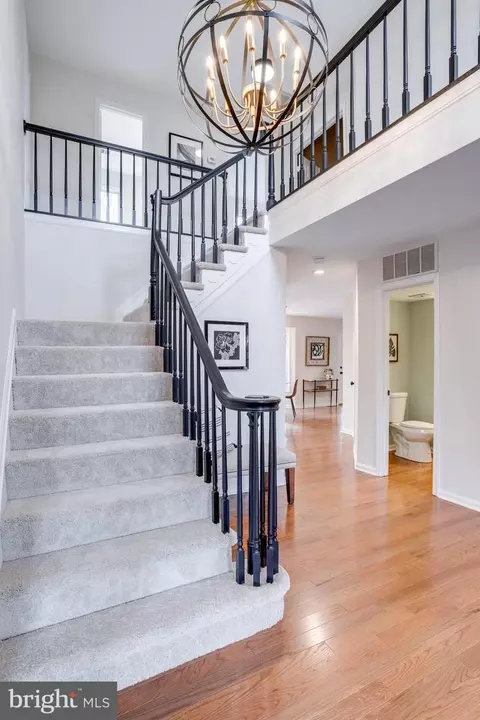 8 Thorton Ct, Sterling, VA 20165 photo 9