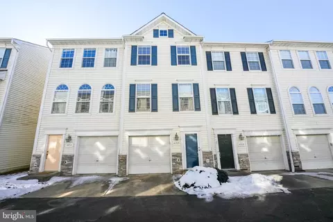 43729 Clear Lake Sq, Ashburn, VA 20147