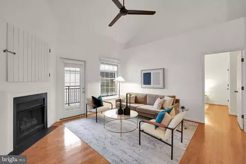 46604 Ellicott Sq #300, Sterling, VA 20165