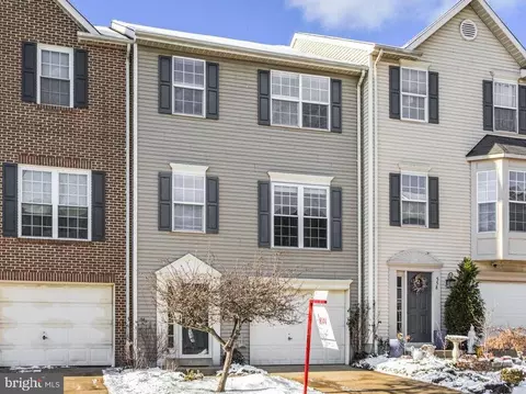 556 Tuliptree Sq NE, Leesburg, VA 20176