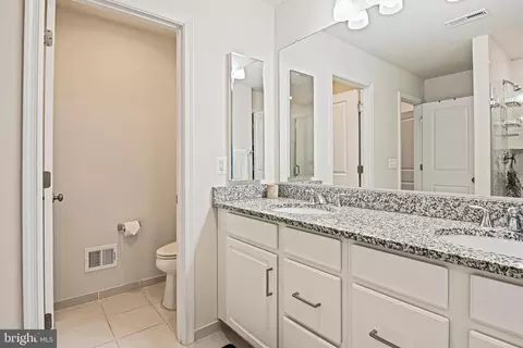 Entry Way - 42368 Alder Forest Ter, Sterling, VA 20166 photo 5 of 6