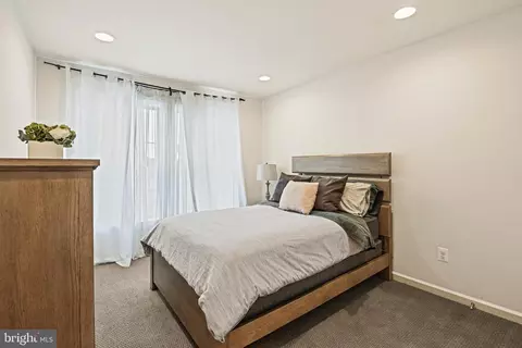 Bedroom - 42368 Alder Forest Ter, Sterling, VA 20166 photo 4 of 7