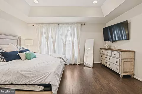 Bedroom - 42368 Alder Forest Ter, Sterling, VA 20166 photo 1 of 7
