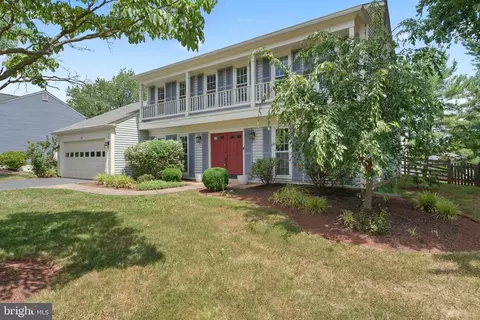 13 Mucklehany Ln, Sterling, VA 20165