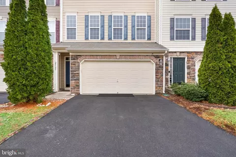 25189 Hummocky Ter, Aldie, VA 20105