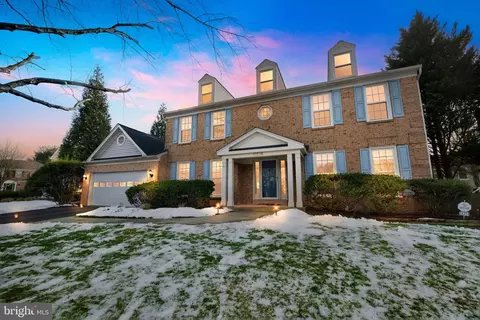 11214 Birmingham Ct, Great Falls, VA 22066