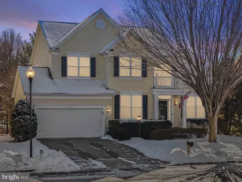 20780 Rainsboro Dr, Ashburn, VA 20147