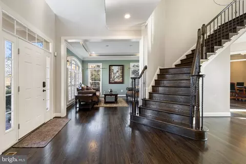 Entry Way - 22506 Pine Top Ct, Ashburn, VA 20148 photo 7 of 14