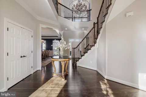 Entry Way - 22506 Pine Top Ct, Ashburn, VA 20148 photo 9 of 14