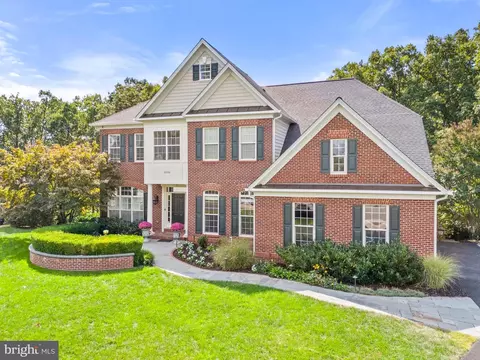 Exterior - 22506 Pine Top Ct, Ashburn, VA 20148 photo 2 of 19