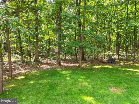 Exterior - 22506 Pine Top Ct, Ashburn, VA 20148 photo 12 of 19