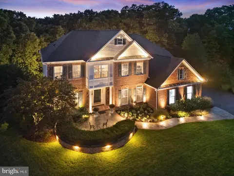 Exterior - 22506 Pine Top Ct, Ashburn, VA 20148 photo 17 of 19