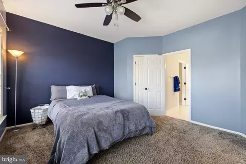 Bedroom - 22506 Pine Top Ct, Ashburn, VA 20148 photo 2 of 6