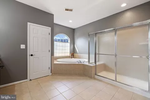 Bath - 22506 Pine Top Ct, Ashburn, VA 20148 photo 1 of 5