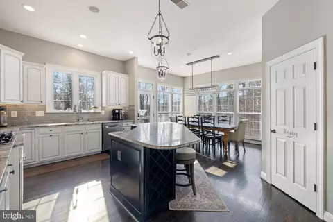Kitchen - 22506 Pine Top Ct, Ashburn, VA 20148 photo 2 of 7